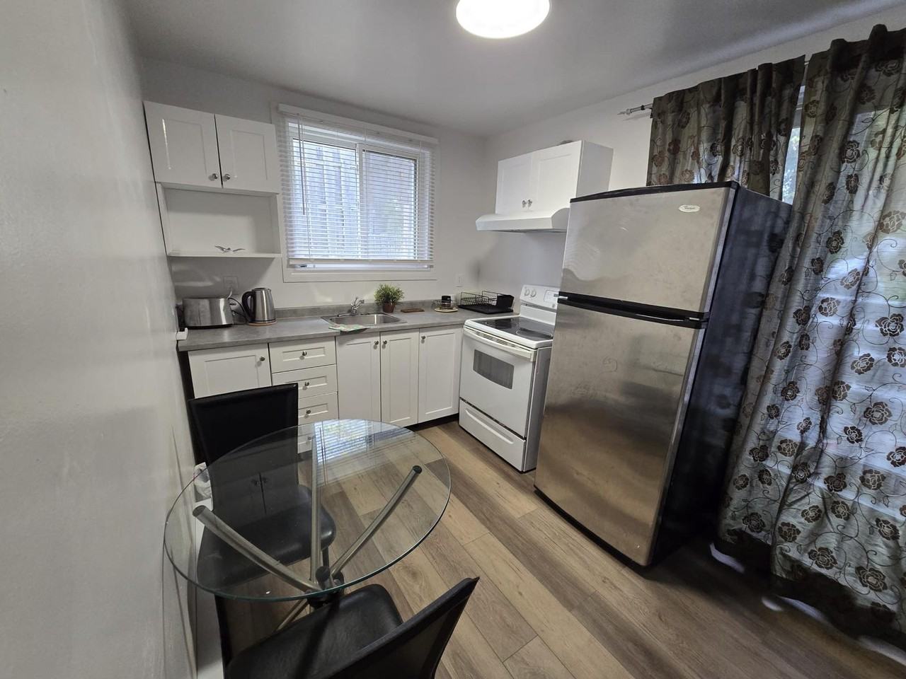 595 Rue de Fontenay #A - Photo 7 of 12