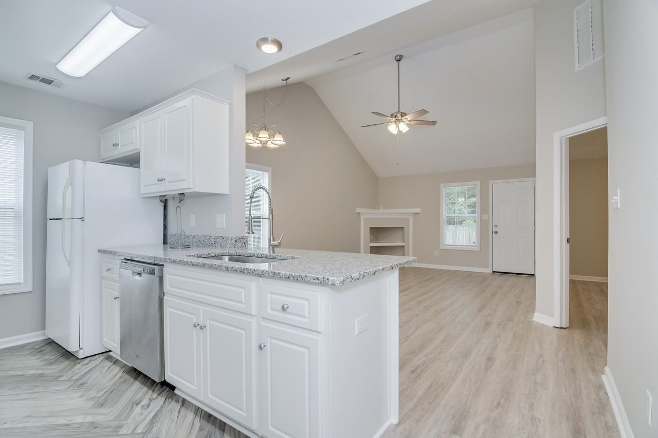 448 Northrop Pl #1 - Photo 5 of 22