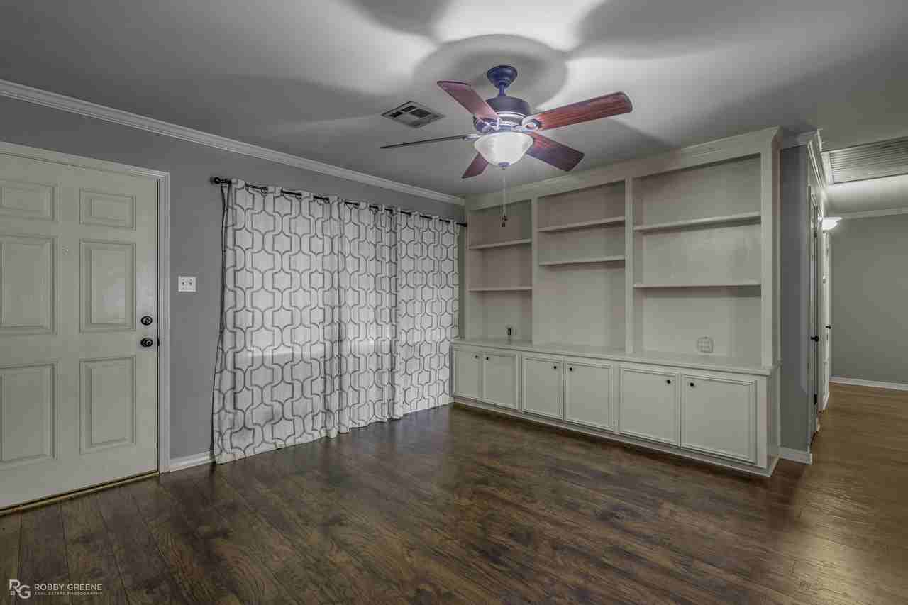 1602 San Saba St #1 - Photo 4 of 48