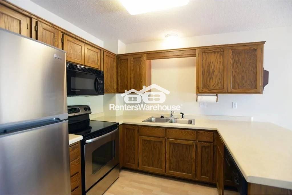 2323 Amberwood Dr - Photo 4 of 23