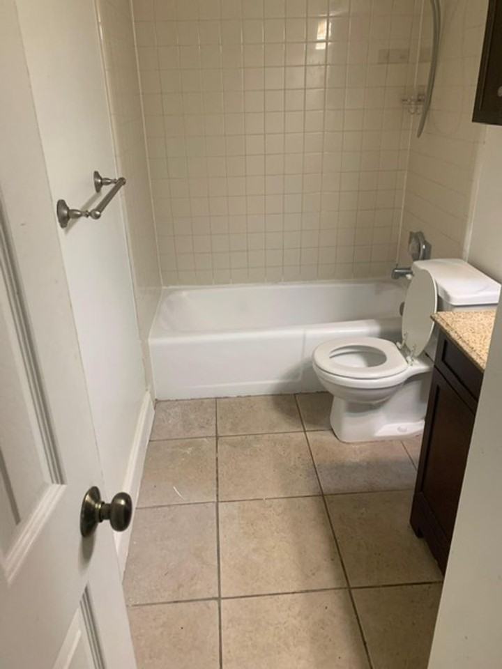 2878 Donnelly Dr #204 - Photo 7 of 8