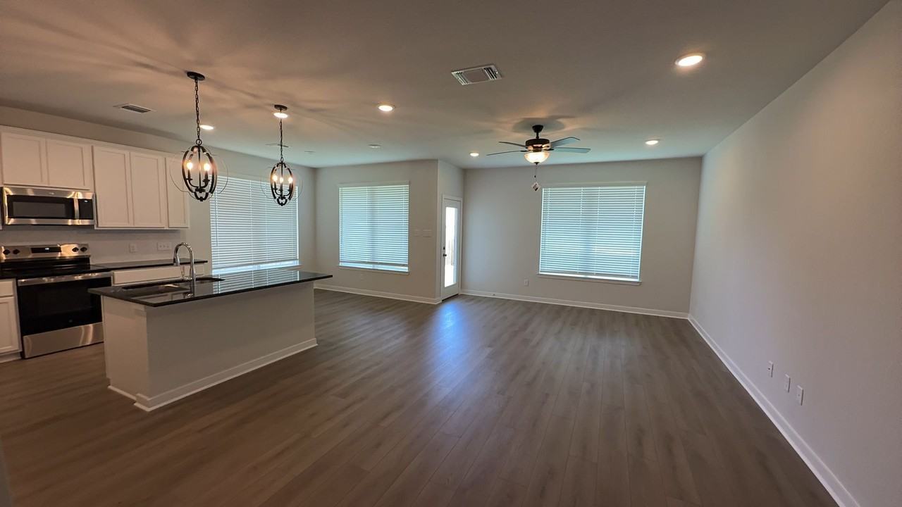 5109 Pollack Ln - Photo 4 of 28