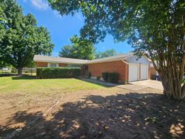 featured image of 1703 Village Dr