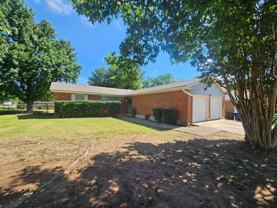 1703 Village Dr - Photo 1 of 1