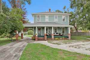 featured image of 2400 S Park Ave #1