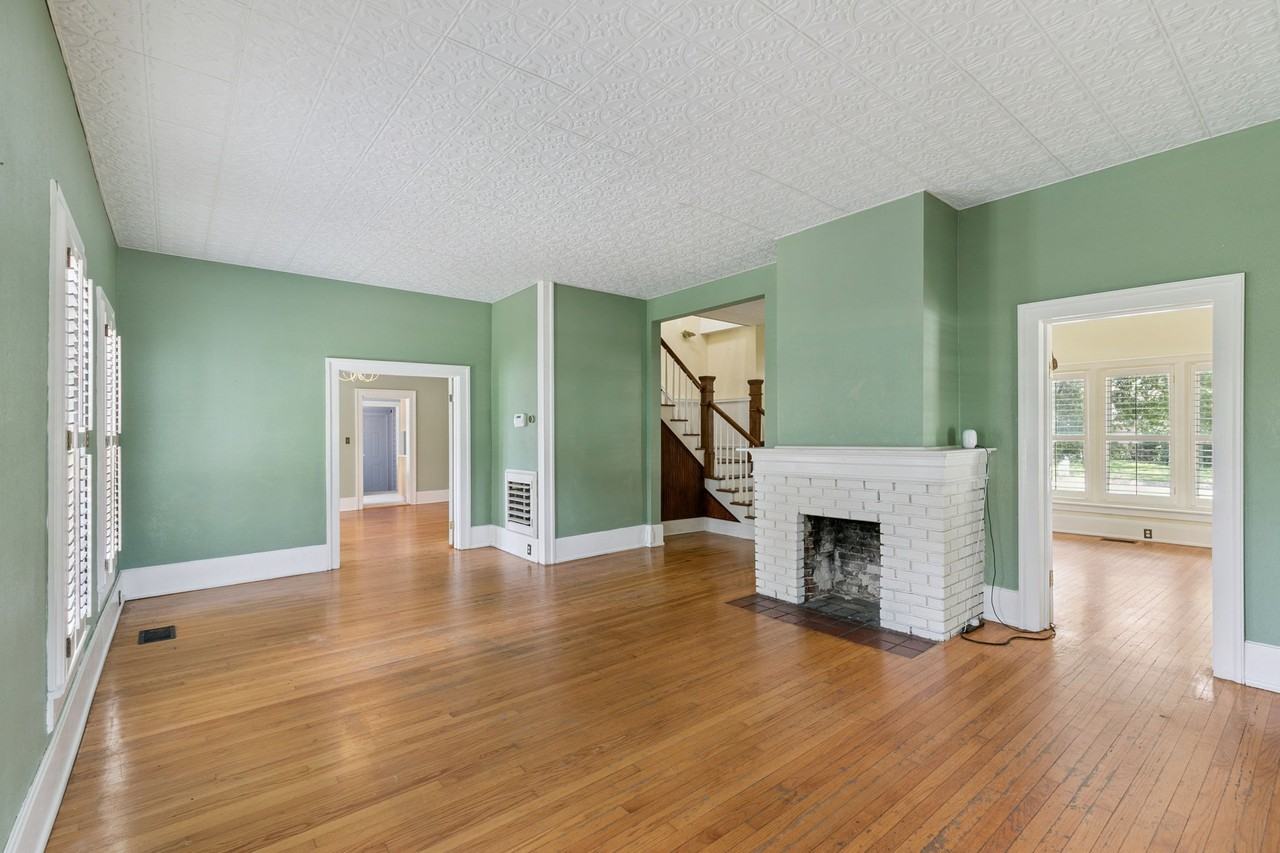 2400 S Park Ave #1 - Photo 6 of 20