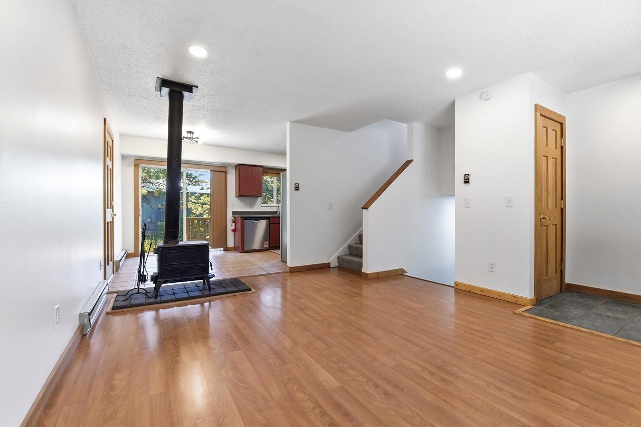 2130 Flat Iron Dr #1 - Photo 5 of 17