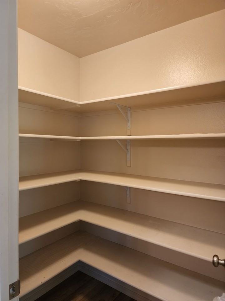 10001 W Irving St - Photo 6 of 20