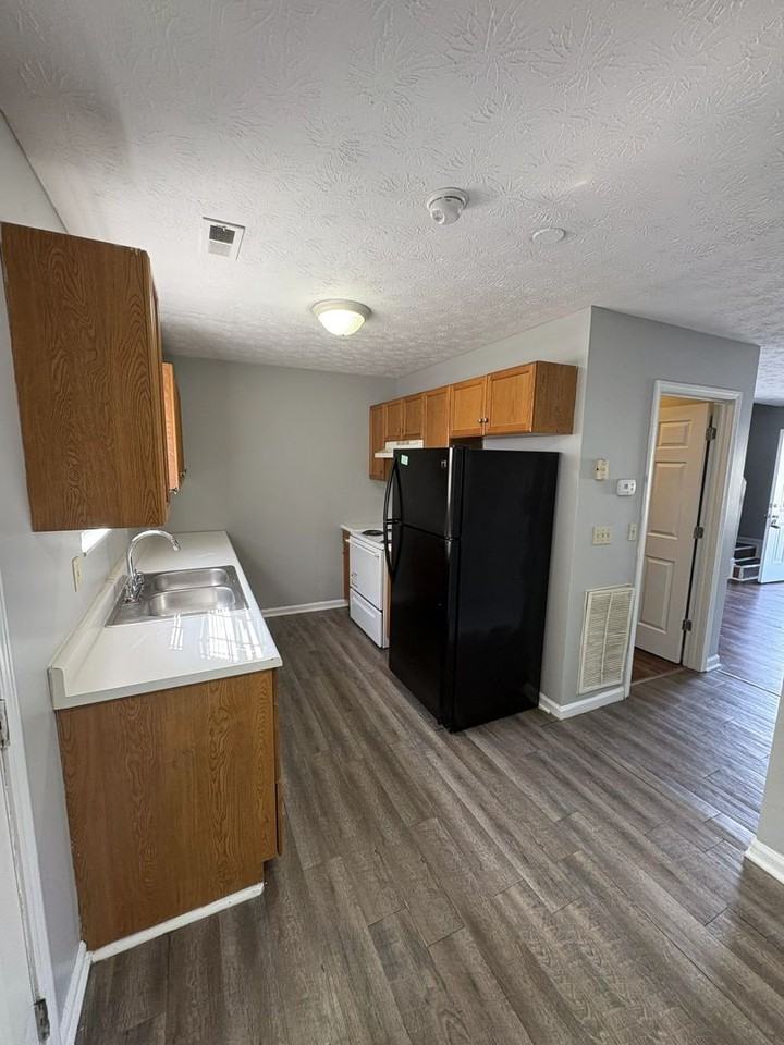 Pepperhill Village - Photo 7 of 19