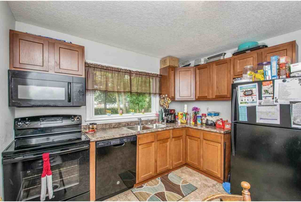 211 Palomino Pkwy - Photo 3 of 6