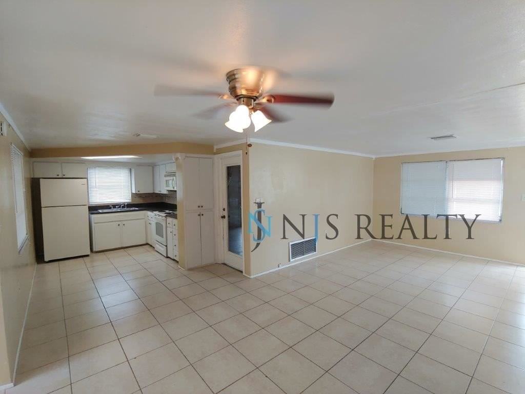 1350 Whitehall Ln - Photo 3 of 21