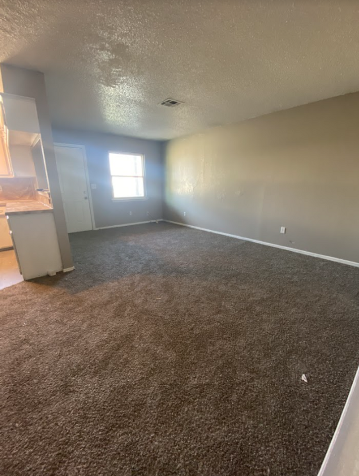 2212 Sw 30th St - Photo 4 of 7