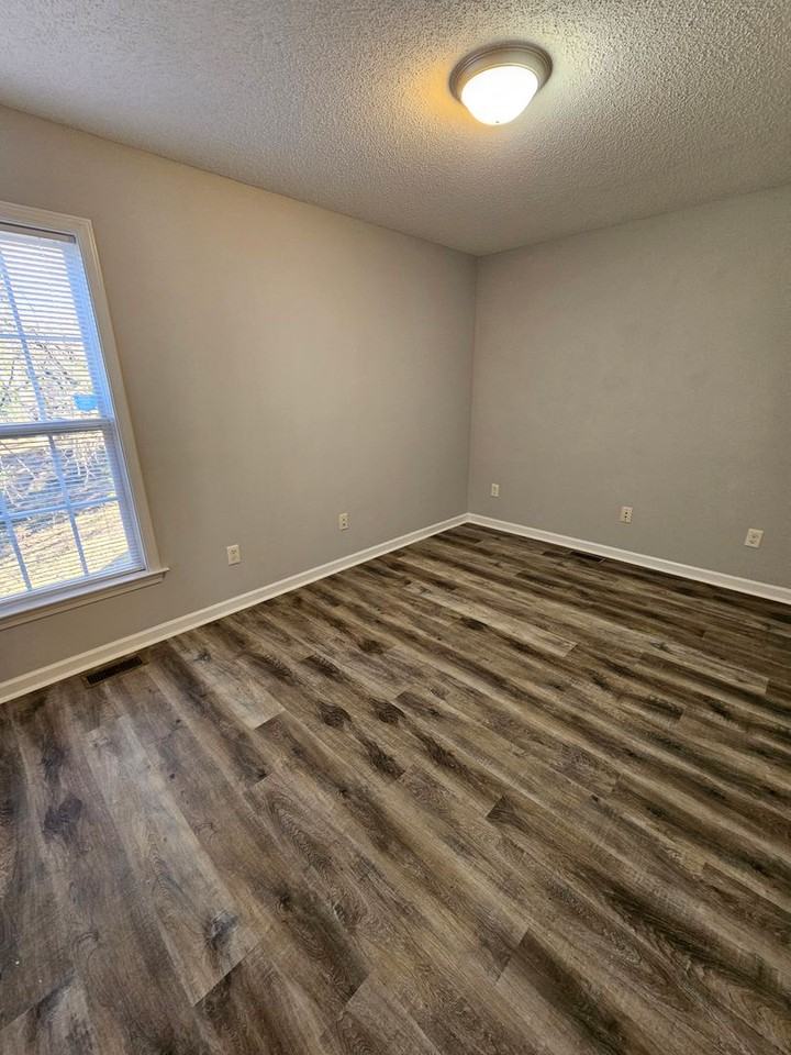 1210 Asheboro St - Photo 3 of 9