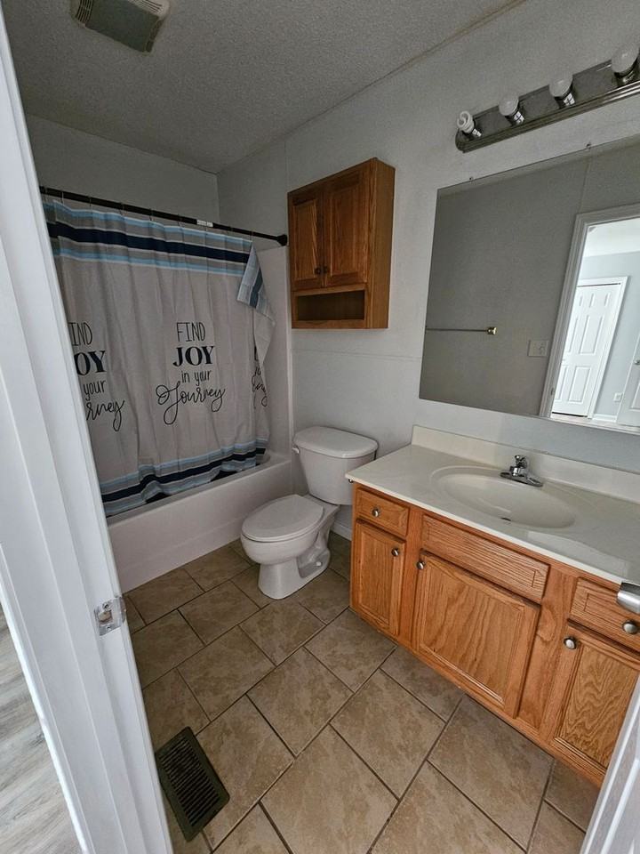 1210 Asheboro St - Photo 6 of 9