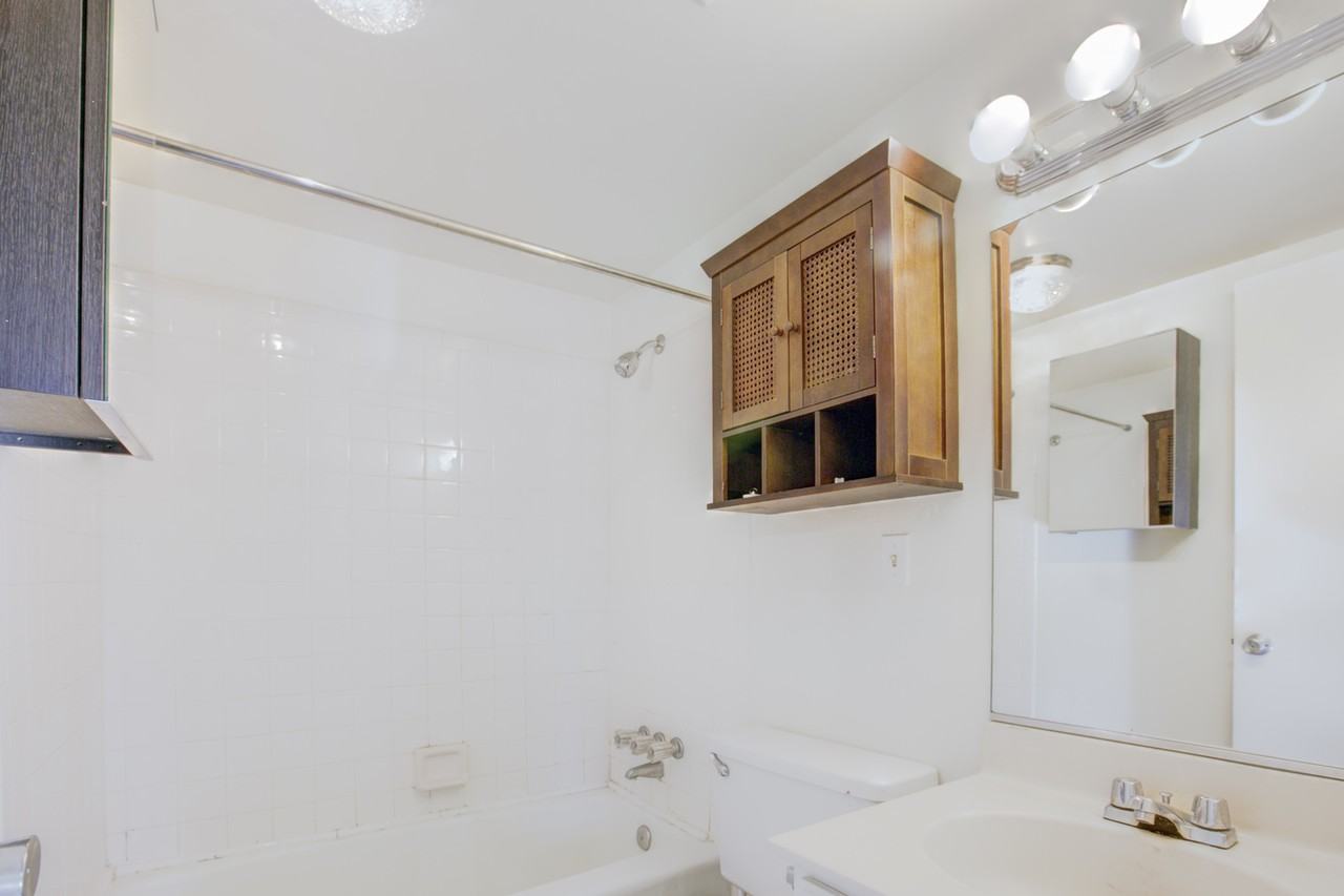 614 Elliott St Ne #2C - Photo 7 of 13