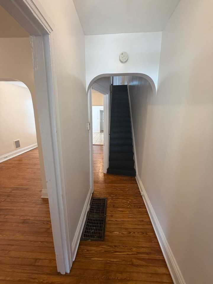 835 Linden Ave - Photo 5 of 24