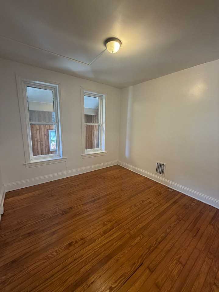 835 Linden Ave - Photo 6 of 24