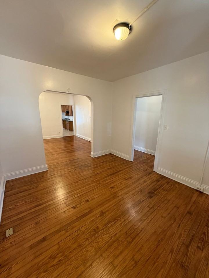 835 Linden Ave - Photo 7 of 24
