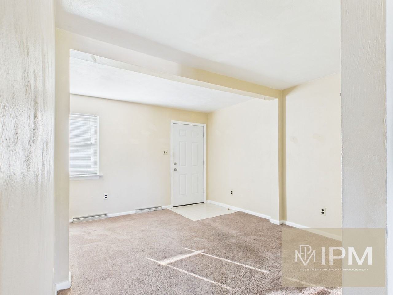 132 N Pleasant Ave - Photo 2 of 12