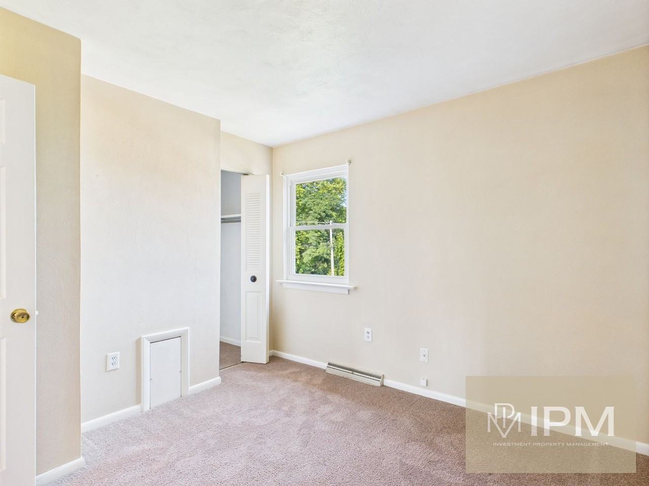 132 N Pleasant Ave - Photo 3 of 12