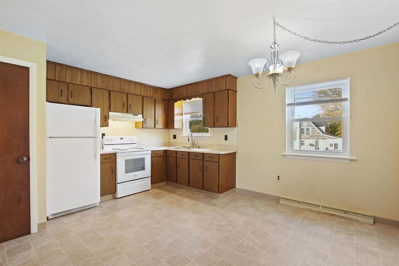 142 N Pleasant Ave - Photo 4 of 21