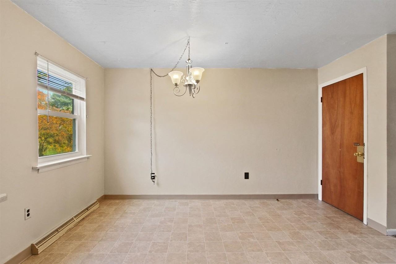 142 N Pleasant Ave - Photo 5 of 21