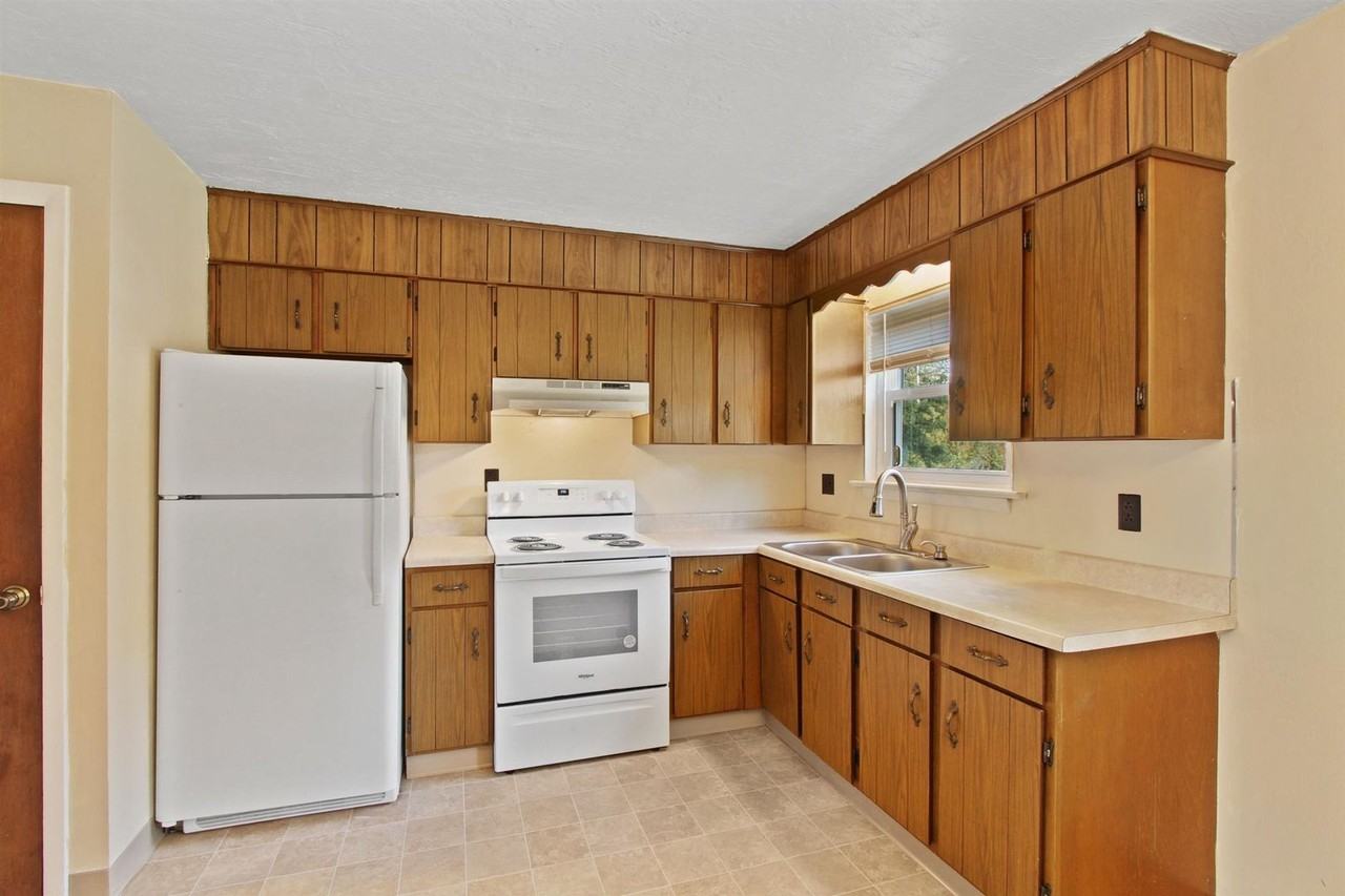 142 N Pleasant Ave - Photo 7 of 21
