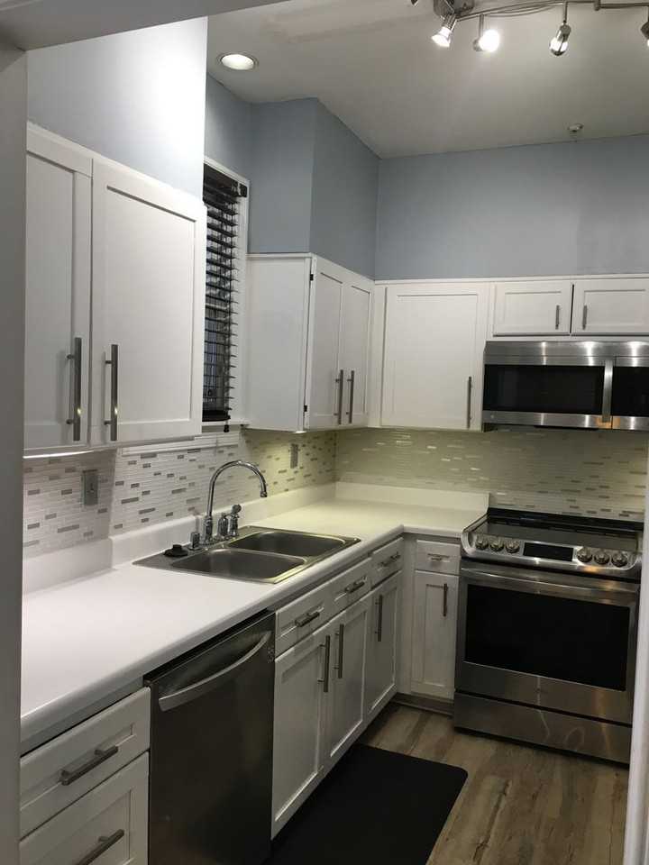 1994 Eastend Dr - Photo 4 of 18