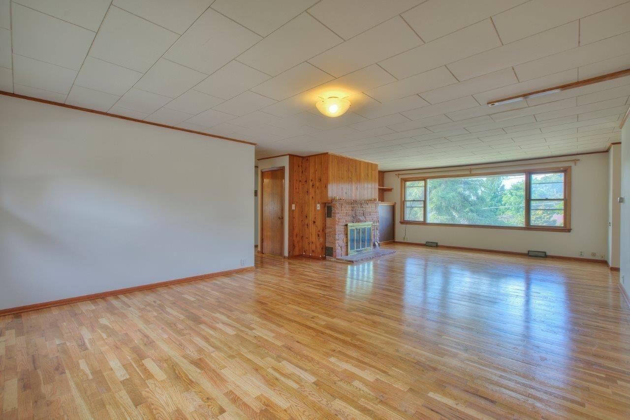 1158 Aberdeen Ave Ne - Photo 4 of 19