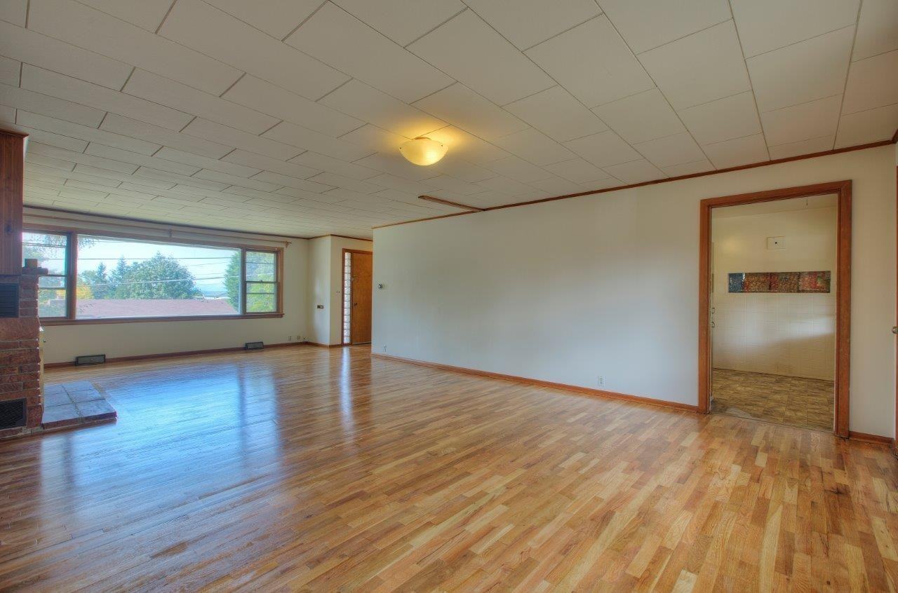 1158 Aberdeen Ave Ne - Photo 5 of 19