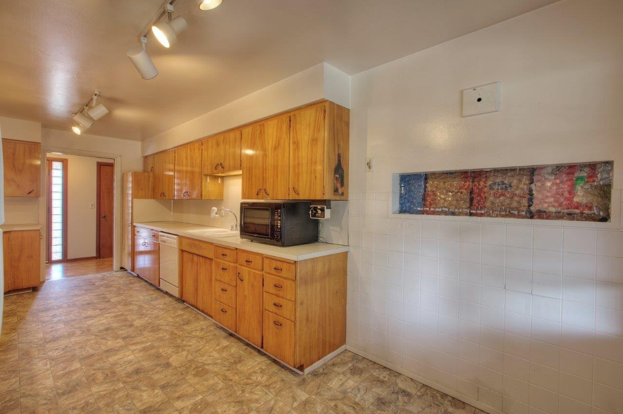 1158 Aberdeen Ave Ne - Photo 7 of 19
