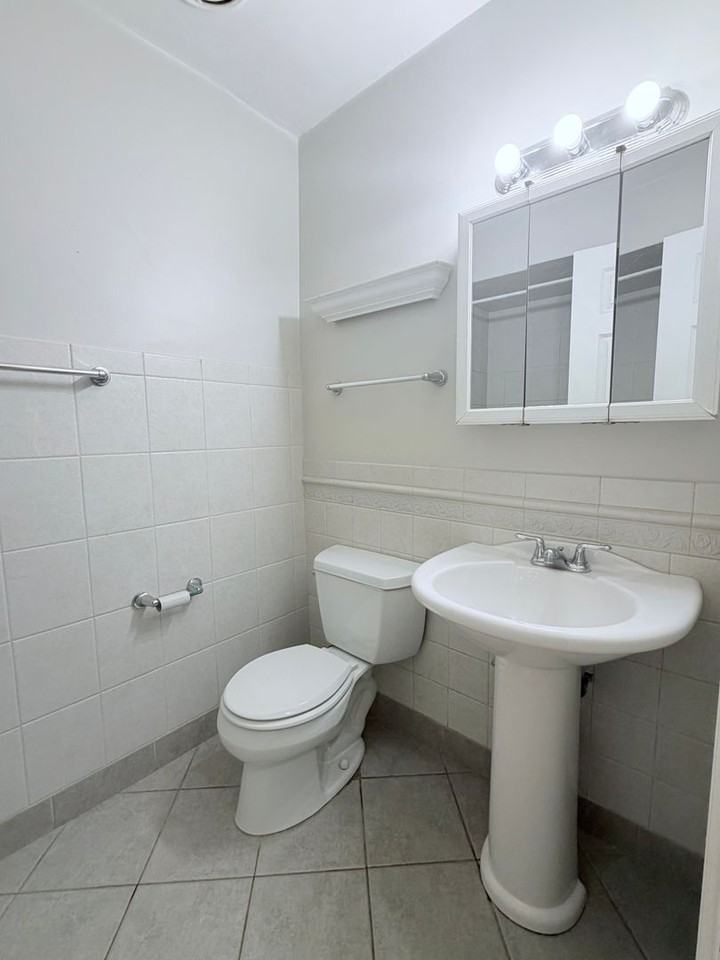 4159 W Oakdale Ave - Photo 7 of 11