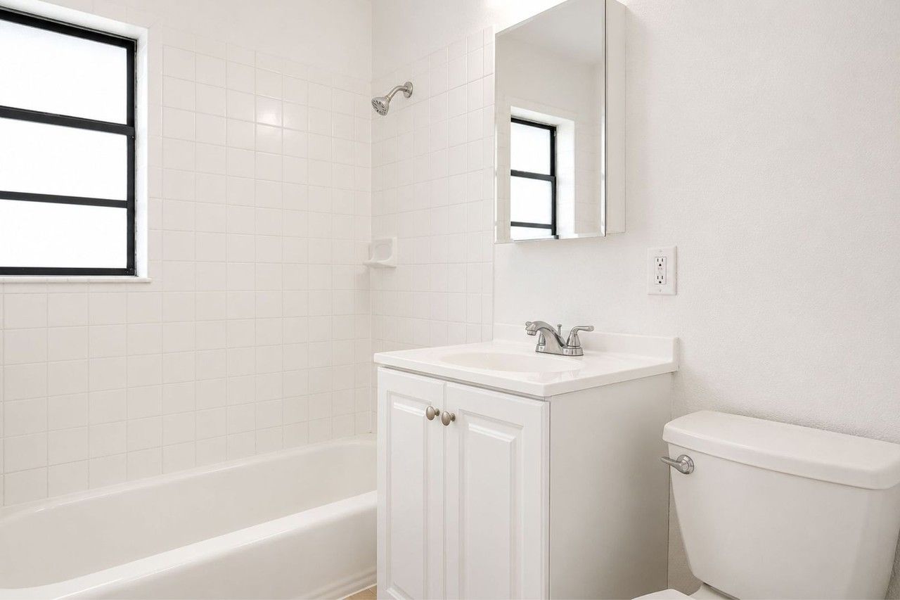 6013 Francis Dr - Photo 5 of 15