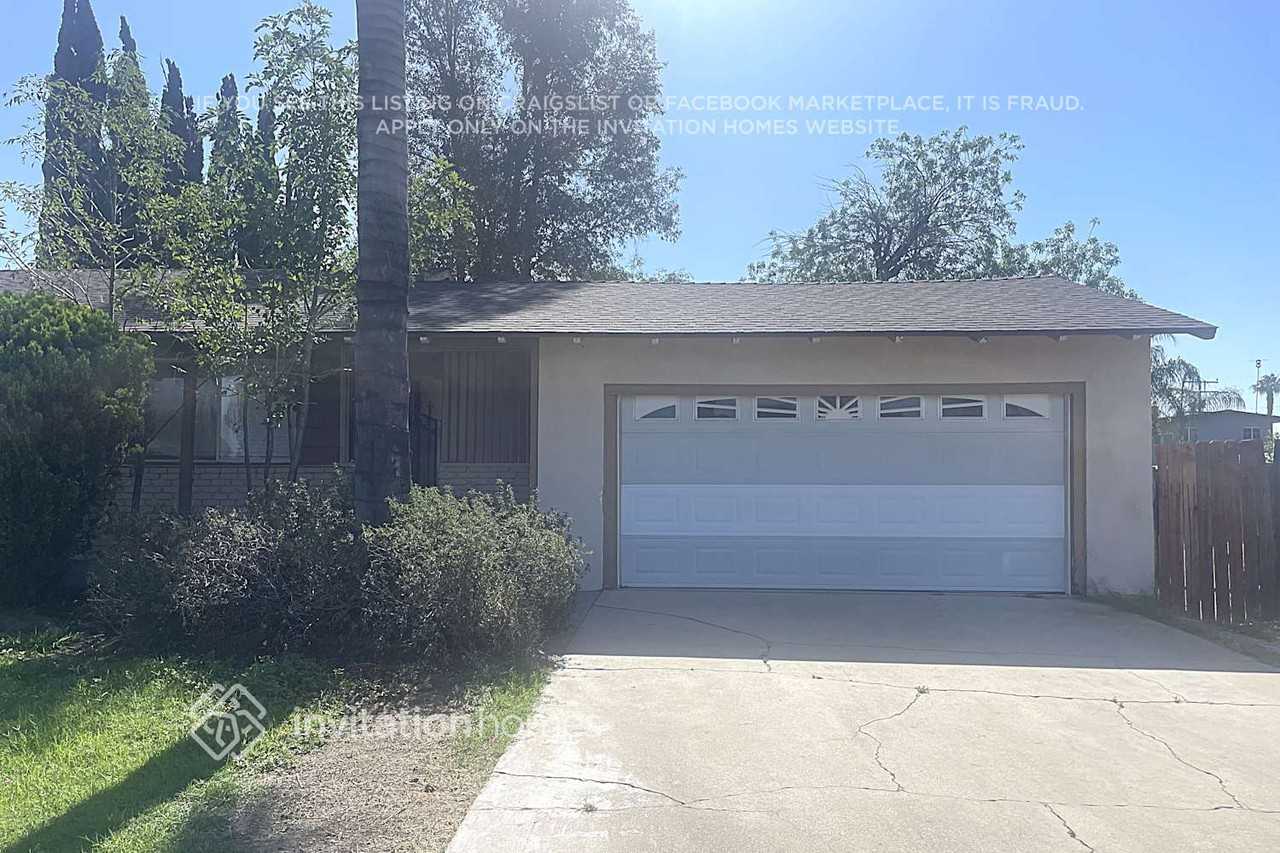 615 N Sycamore Ave - Photo 2 of 15