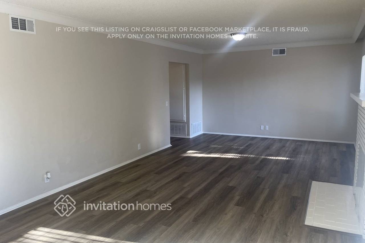 615 N Sycamore Ave - Photo 4 of 15
