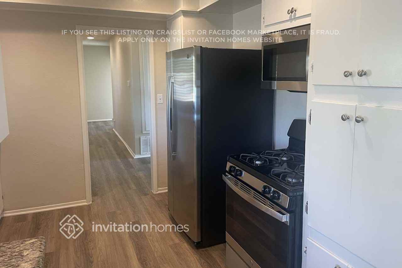615 N Sycamore Ave - Photo 5 of 15