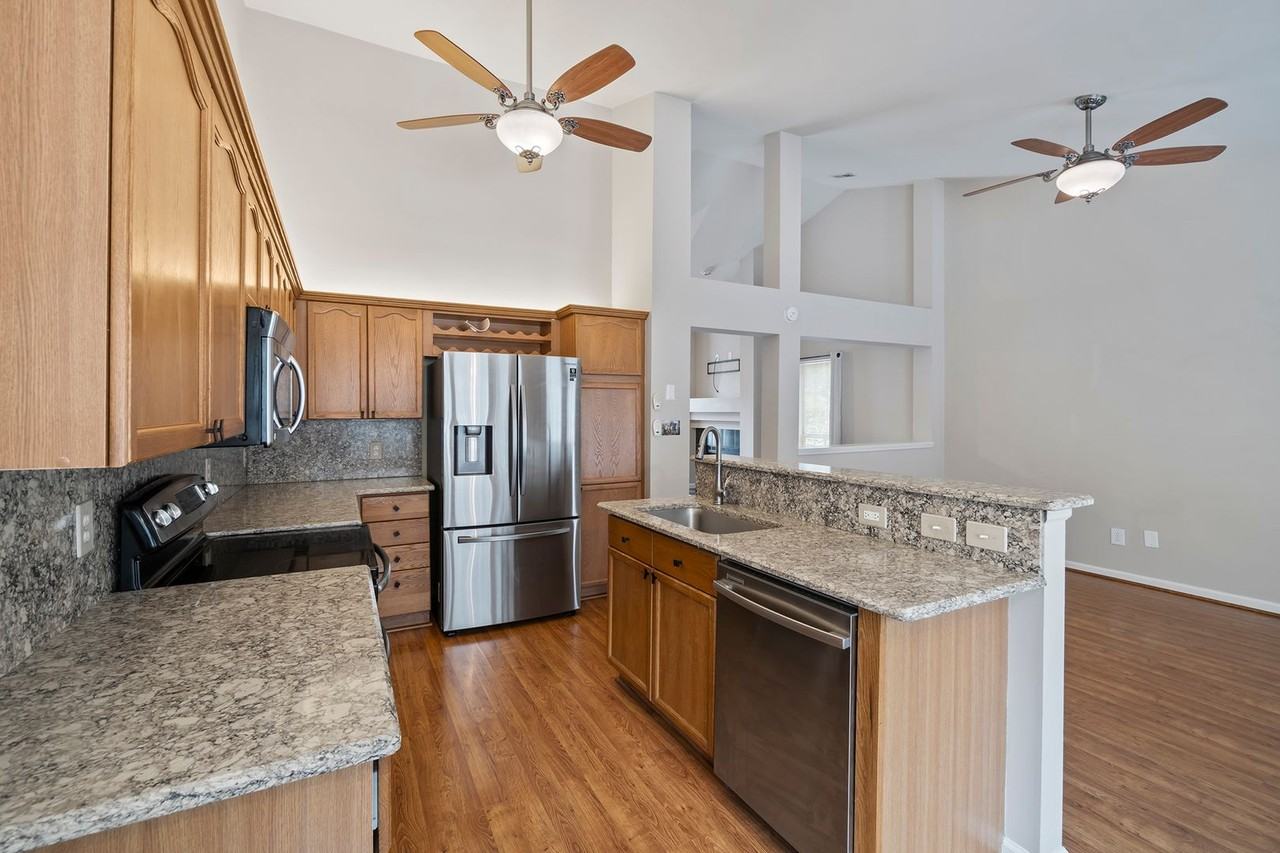 12207 Bright Angel Ct - Photo 6 of 35