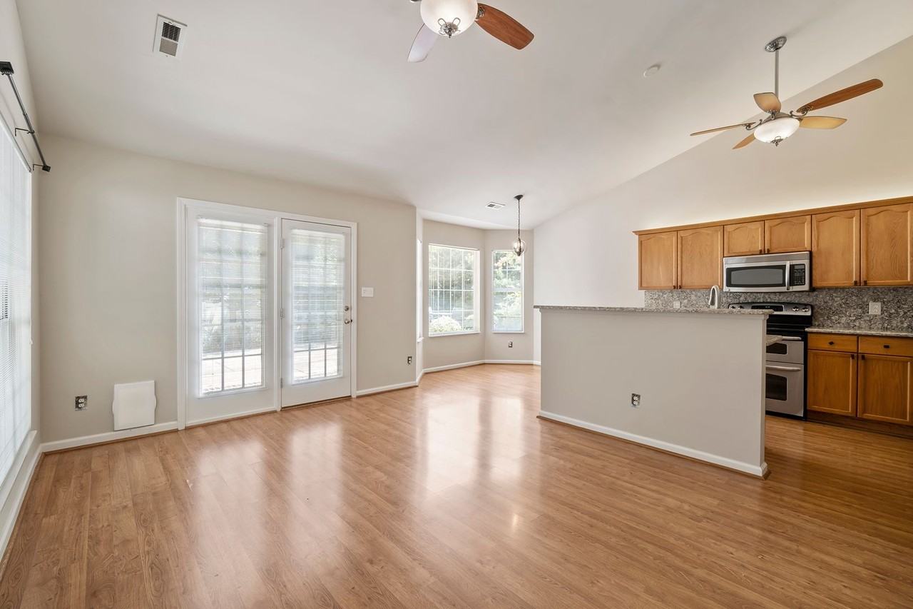 12207 Bright Angel Ct - Photo 7 of 35