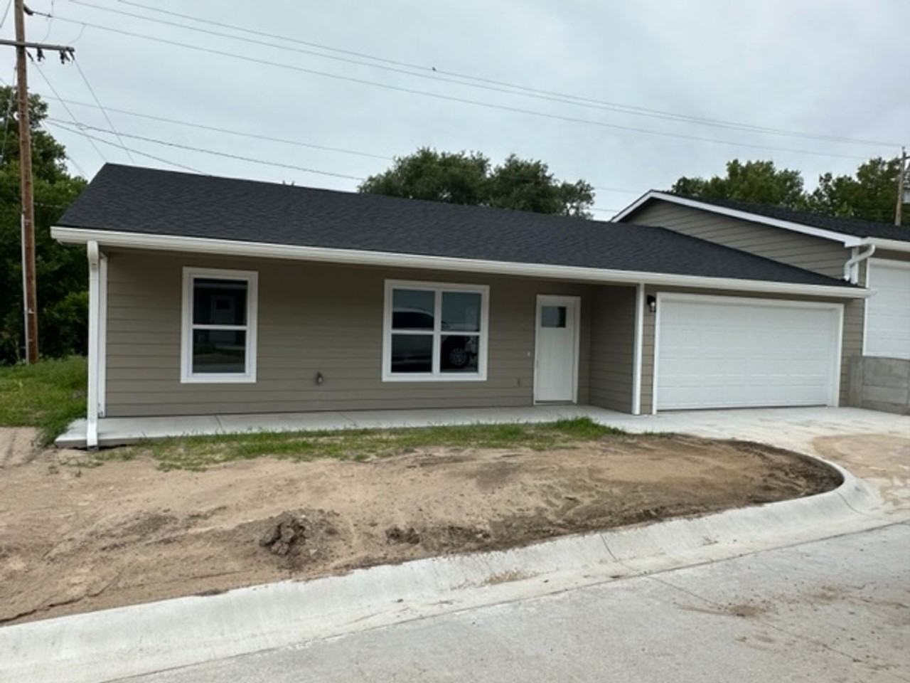 105 Jackson St - Photo 2 of 15
