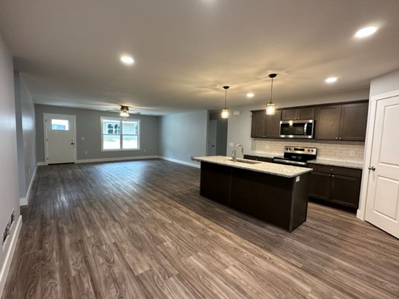 105 Jackson St - Photo 3 of 15