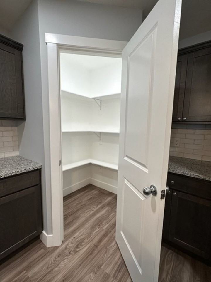 105 Jackson St - Photo 4 of 15