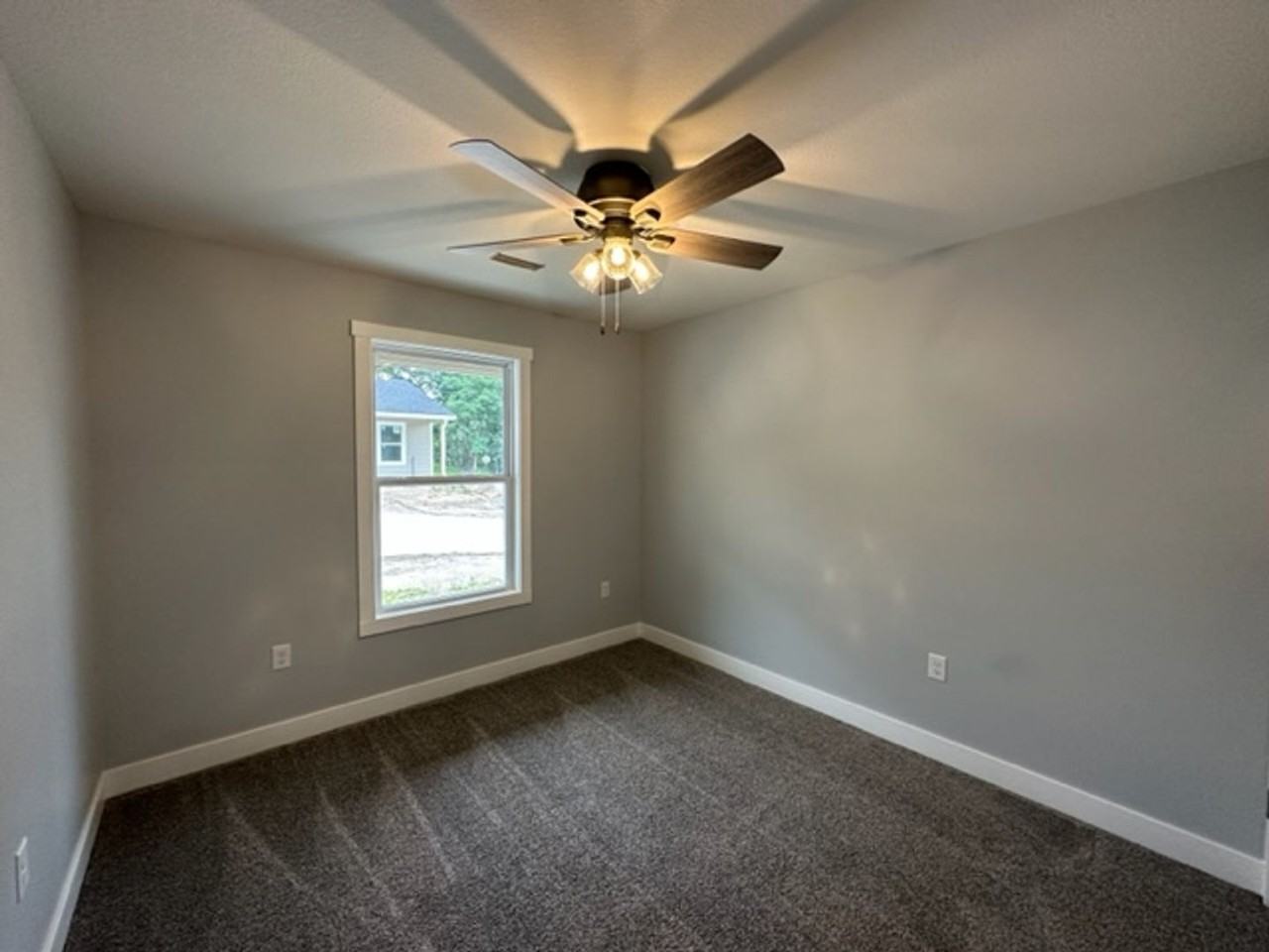 105 Jackson St - Photo 6 of 15
