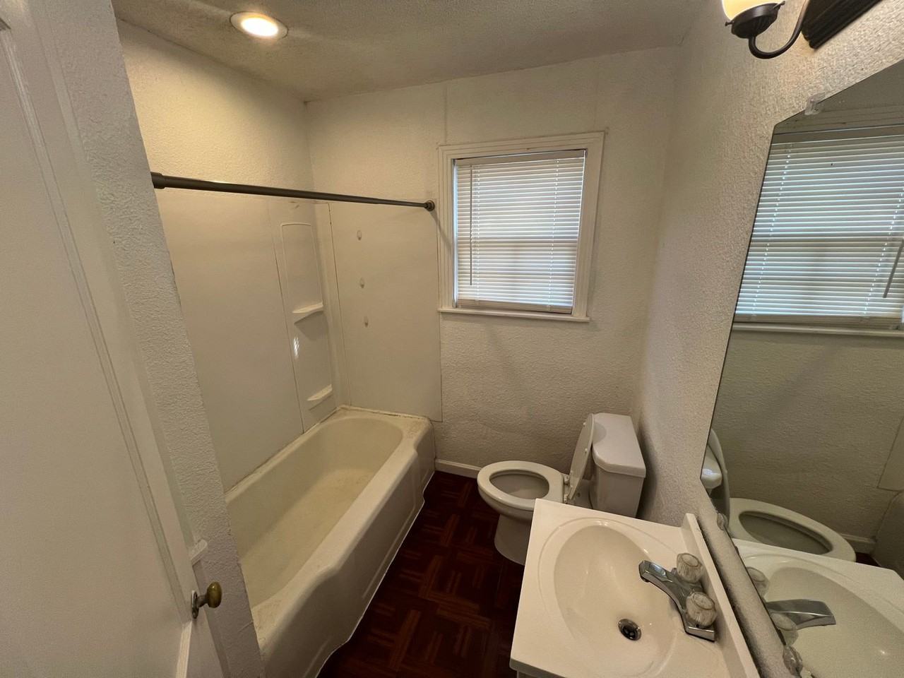 2615 36th St - Photo 3 of 10