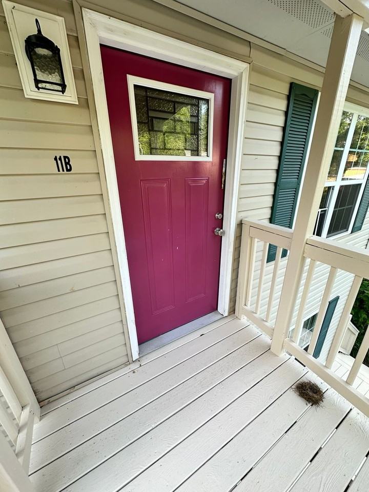 11 Gotham Dr - Photo 2 of 11