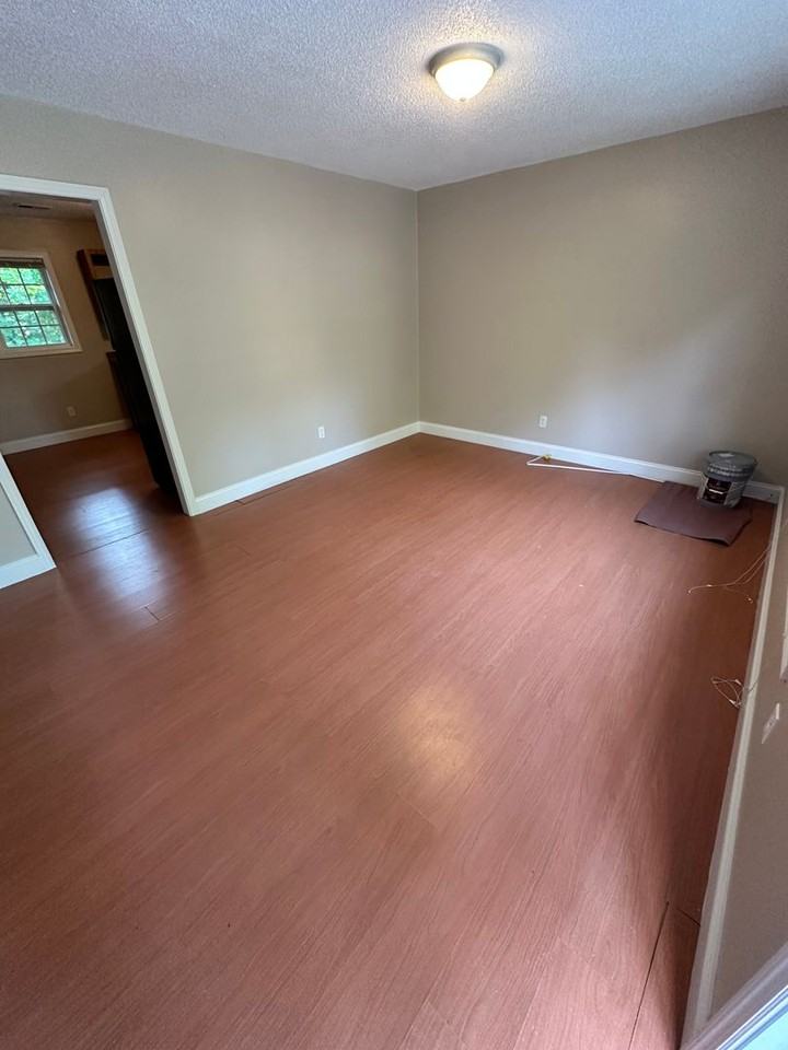 11 Gotham Dr - Photo 4 of 11