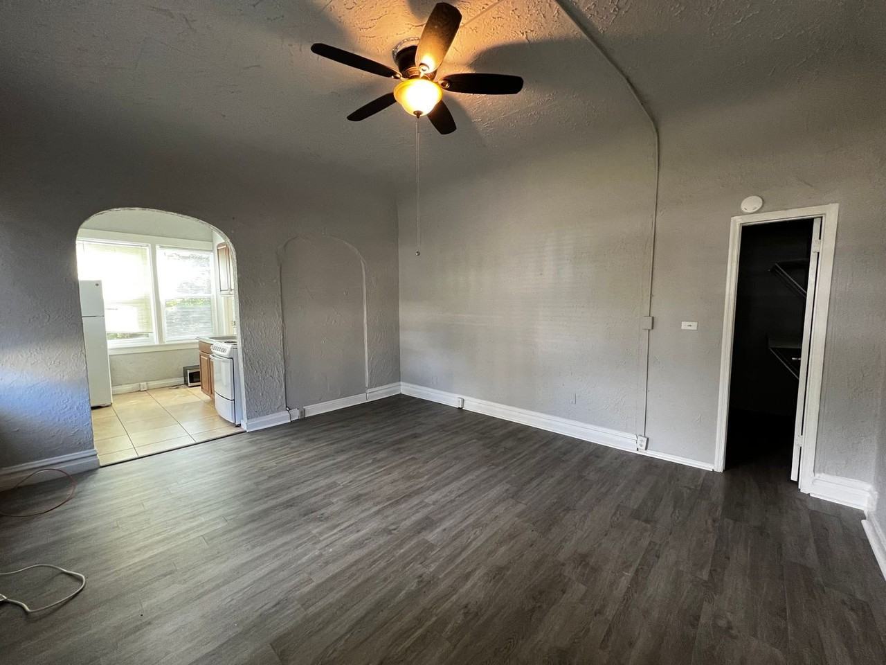Stetson Apartments - Photo 5 of 8