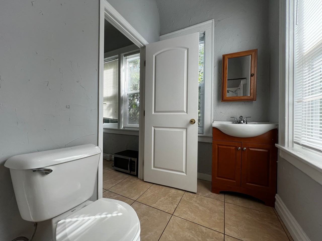 Stetson Apartments - Photo 6 of 8