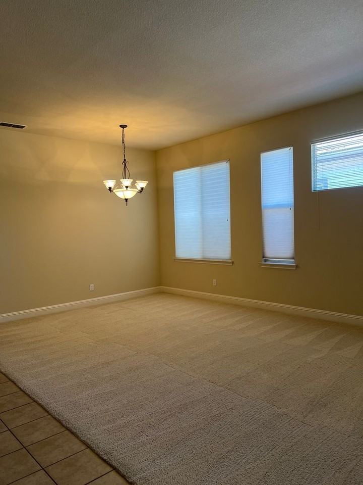 1256 Jorgenson Dr - Photo 4 of 27