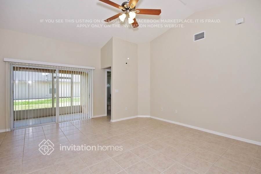 515 Eagle Ct - Photo 4 of 17