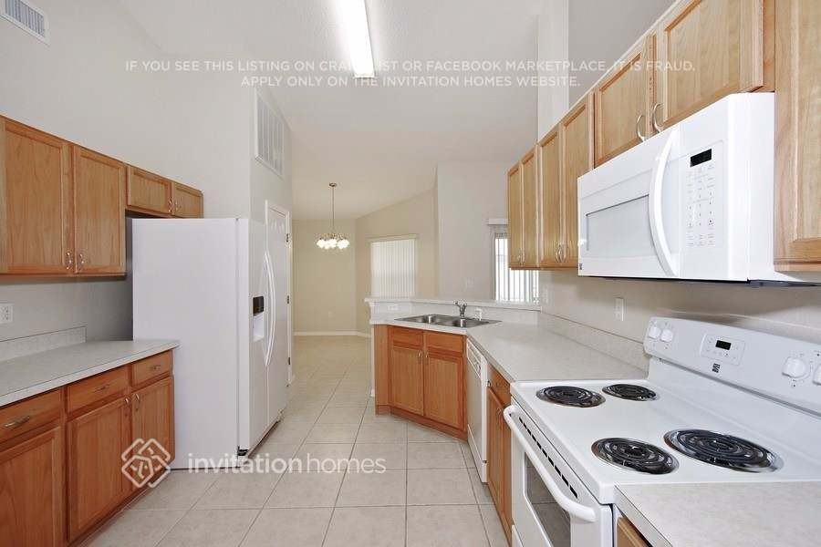 515 Eagle Ct - Photo 5 of 17